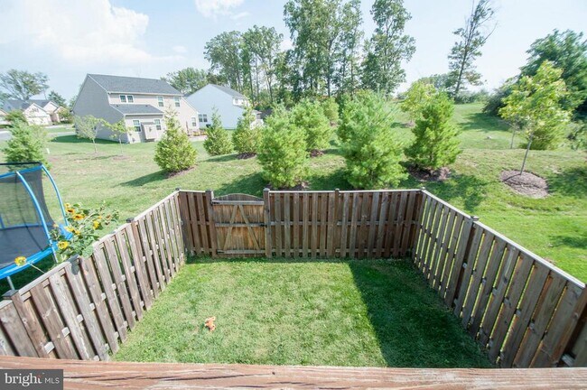 Foto del edificio - 5813 Whiterose Way
