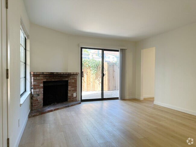 Building Photo - 1807 V St