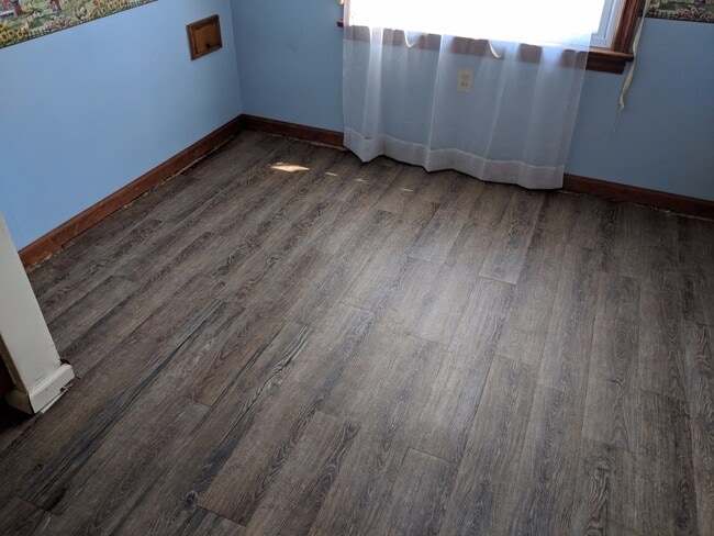 Building Photo - 3 bed Garfield cape cod now available