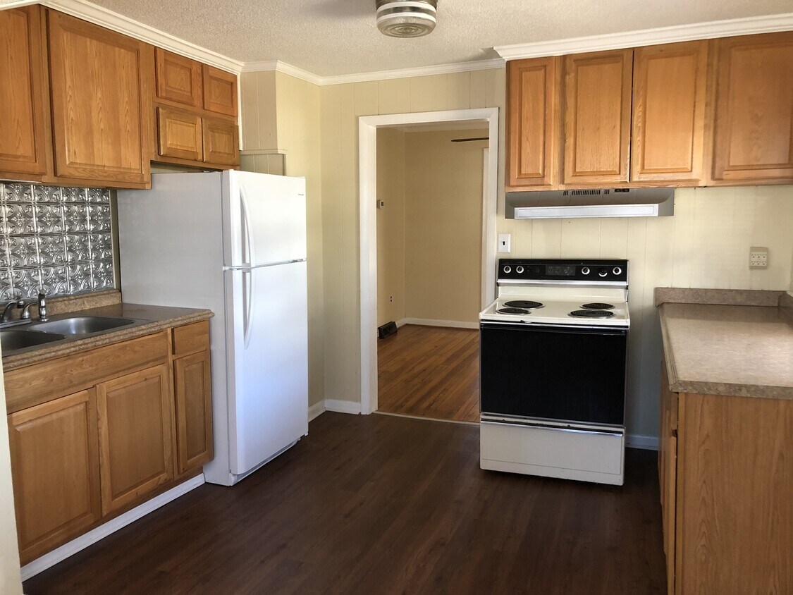 Building Photo - 1 Bedroom Home with 2nd Bedrooom Option