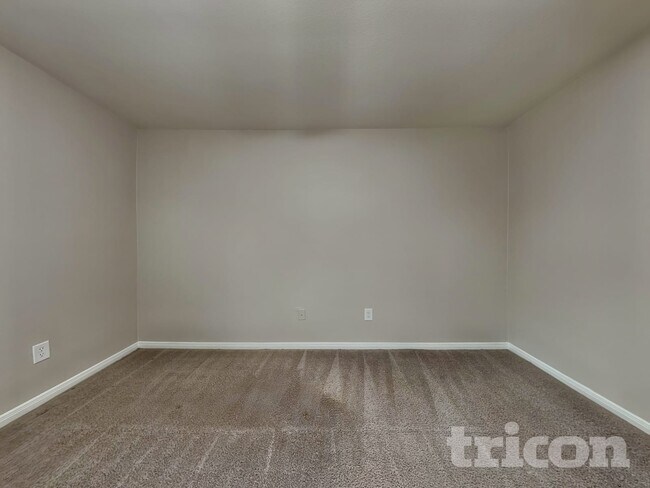 Building Photo - 15649 Del Norte Dr