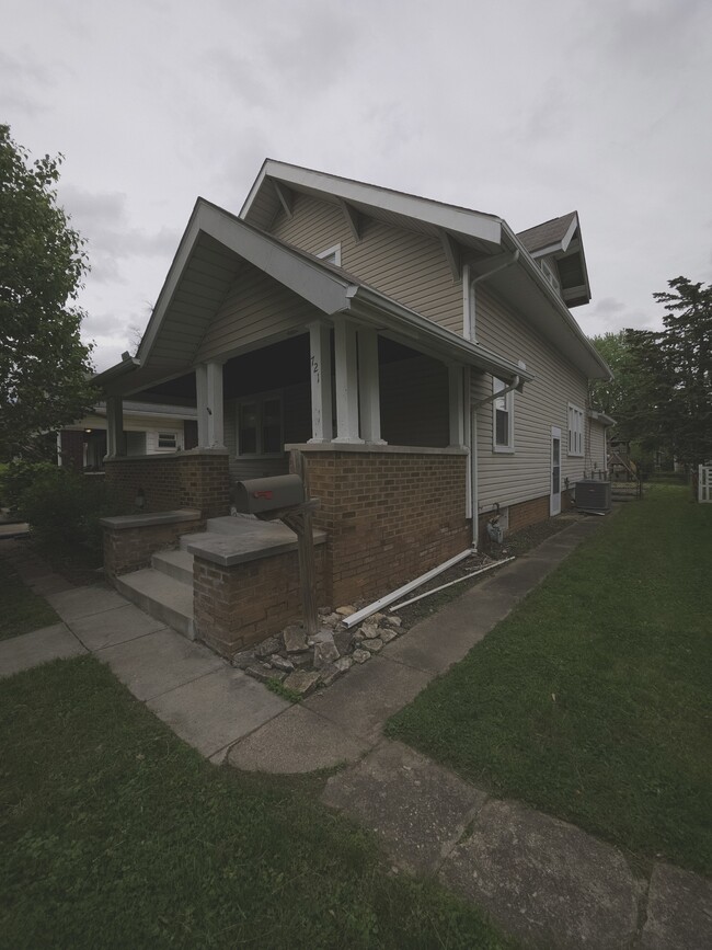 Foto del edificio - 721 Wallace Ave