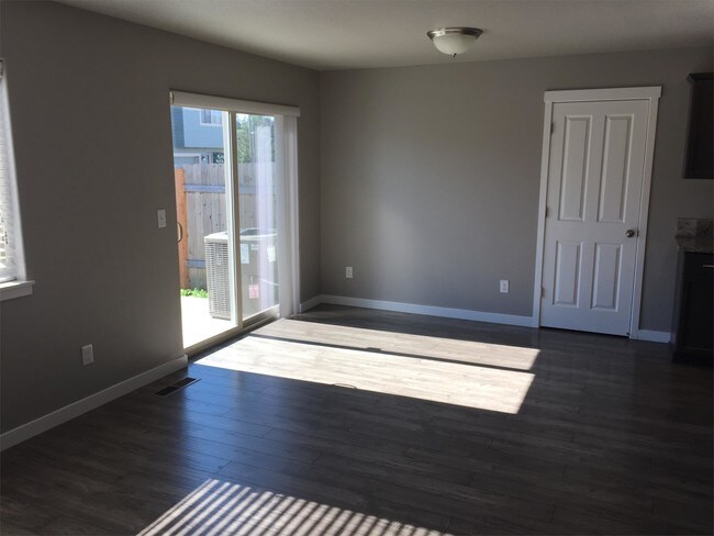 Photo - 5908 NE 71st Ct Townhome