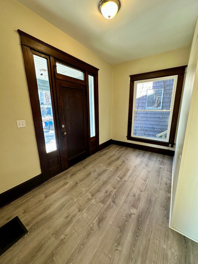 Foto del edificio - 735 Fountain Sq