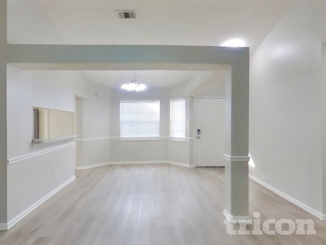 Foto del edificio - 3373 Millcrest Pl