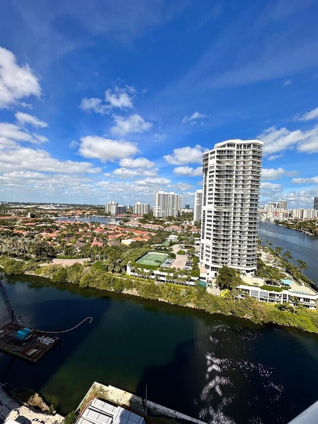Foto del edificio - 20515 E Country Club Dr