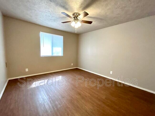 Building Photo - 608 John Paul Jones Dr