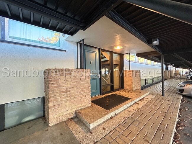 Building Photo - For Lease | Riverside Condo | $1350 Rent