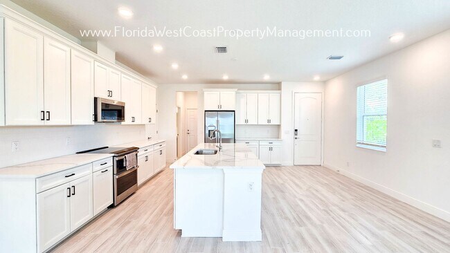 Foto del edificio - OUTSTANDING 3 BEDROOM PLUS BONUS in SIENNA...
