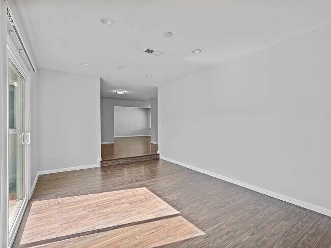 Foto del edificio - 2869 Fairfax Ct