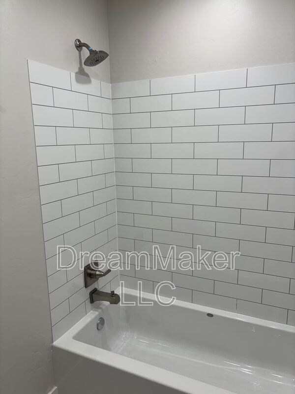 Building Photo - 909 Riva Pkwy