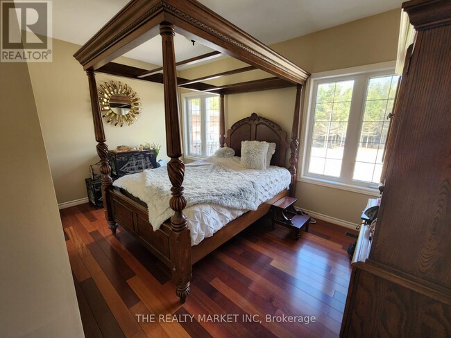 Photo du bâtiment - 383206-383220 20 Sideroad