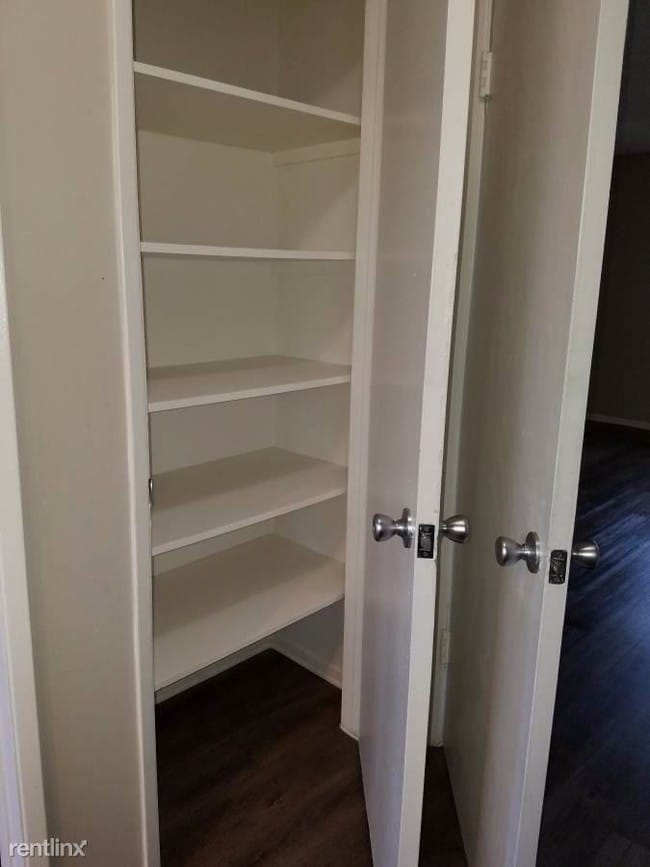 Building Photo - Studio, 1 bath  - 1501 Ivywood Dr