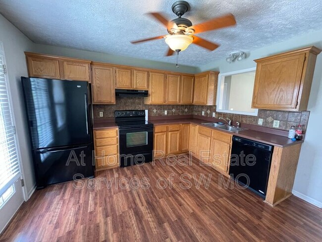 Foto del edificio - 609 E Sunset Ave