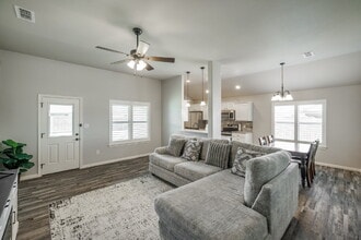 Building Photo - 1839 Sweetwater Ln