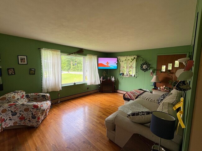 Sala de estar - 132 Piper Rd