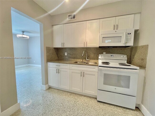 Foto del edificio - 174 E 5th St