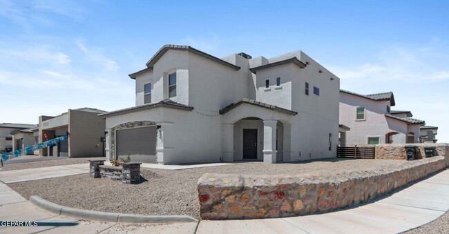 Building Photo - 804 Blingwood