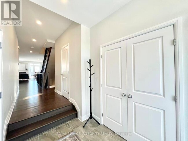 Building Photo - 863 Moses Tennisco St