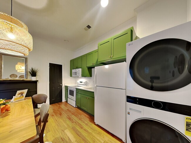 Foto del edificio - 67 Hogue St NE