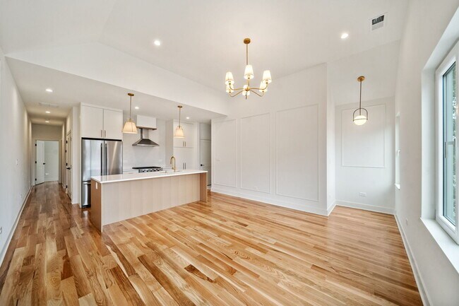 Foto del edificio - 1355 W 16th St
