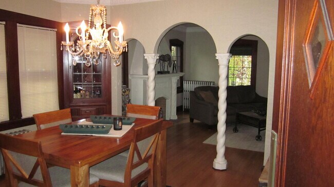 Foto del edificio - 2719 N Avondale Blvd