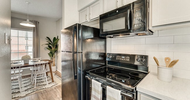 Building Photo - Summers Landing Apartments