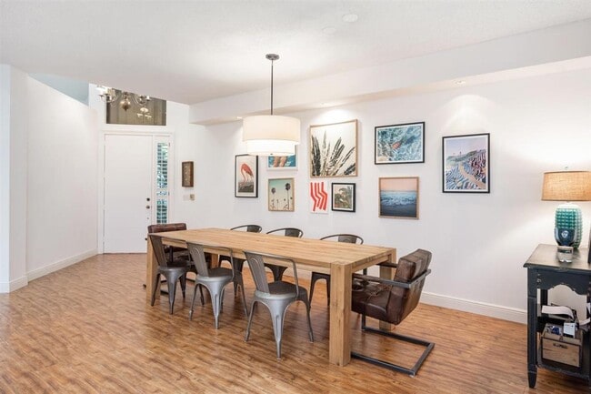 Foto del edificio - 2592 Sheltingham Dr