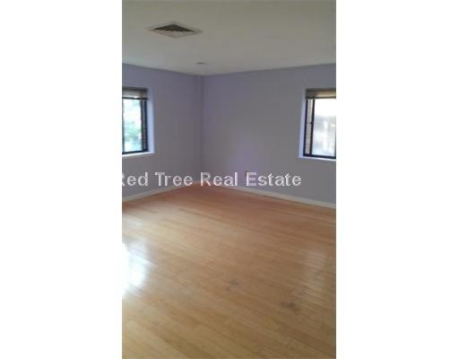 Building Photo - 276 Chestnut Hill Ave