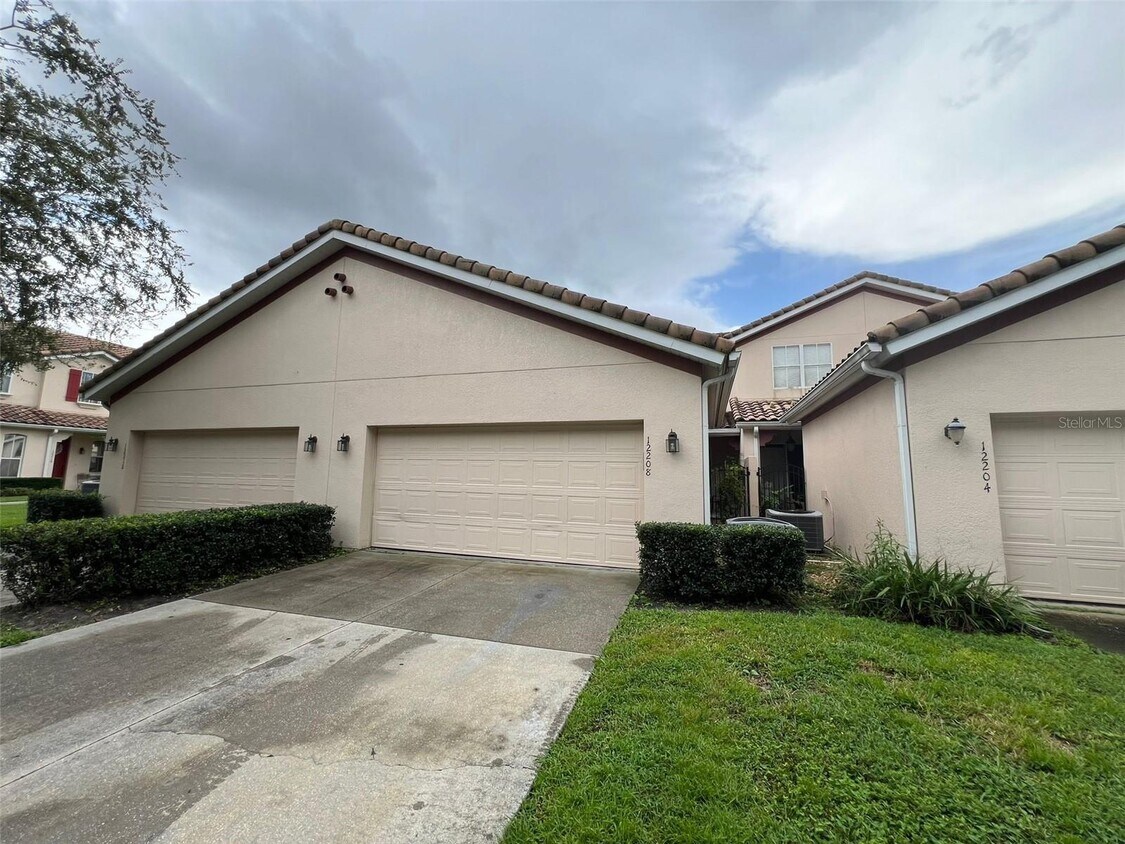 Foto principal - 12208 Triton Ln