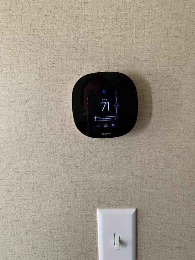 Building Photo - 119 Victory Cir