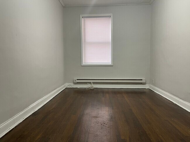 Building Photo - 630 Bergen Ave