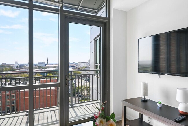 Building Photo - 28 Woolfe St