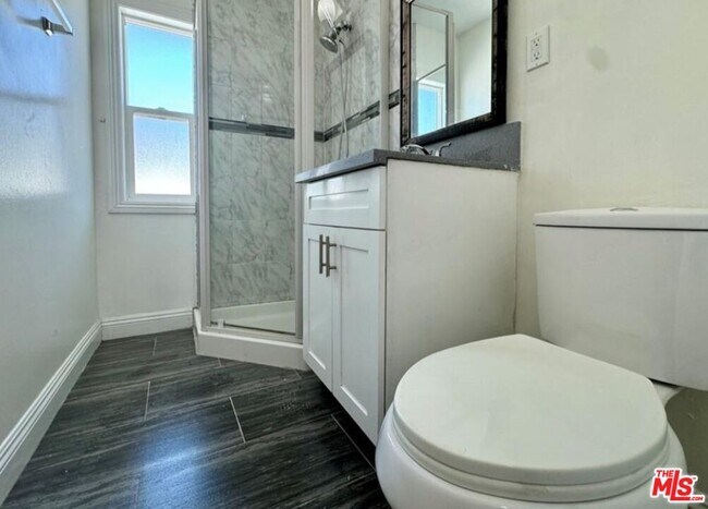 Building Photo - 2040 S Sherbourne Dr