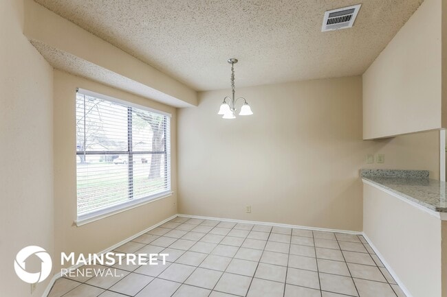 Building Photo - 8610 Shallow Ridge Dr