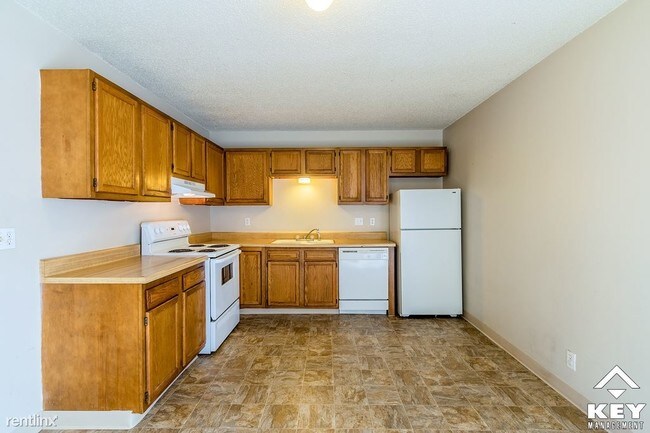 Building Photo - 3231 S Holyoke Cir