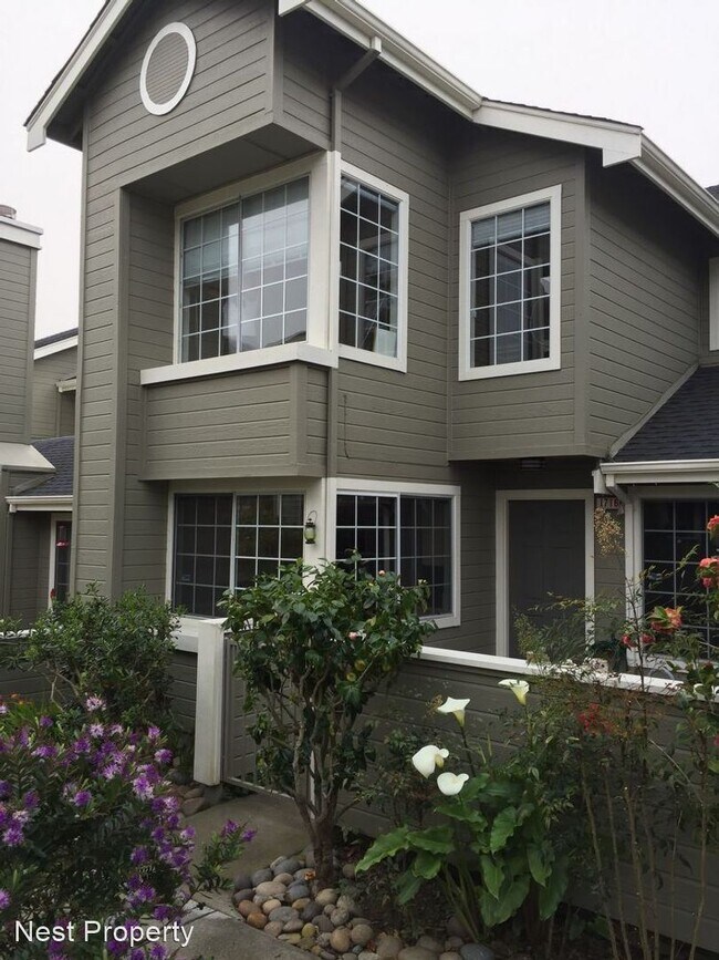 Building Photo - 2 br, 2.5 bath House - 1716 Hampton Ln