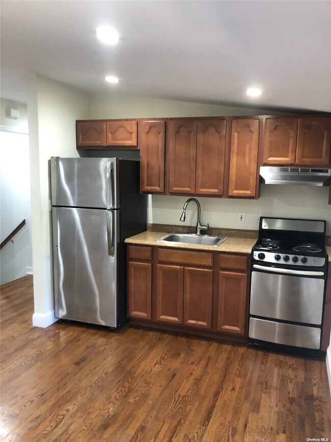 Foto del edificio - 231 Evergreen Ave