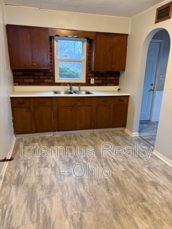 Foto del edificio - 802 Palmer Ave