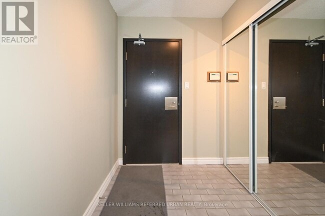 Photo du bâtiment - 25 The Esplanade