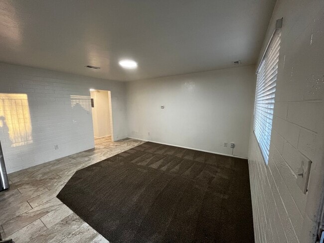 Building Photo - 265 E 200 N