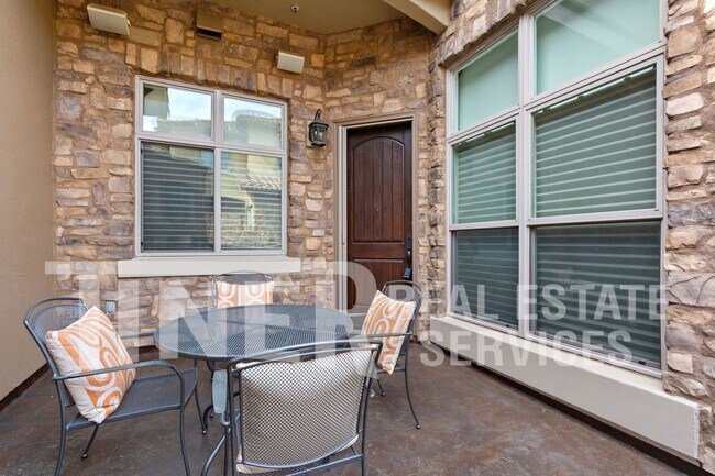 Foto del edificio - Luxurious Tuscan Style 3 Bedroom Home in P...