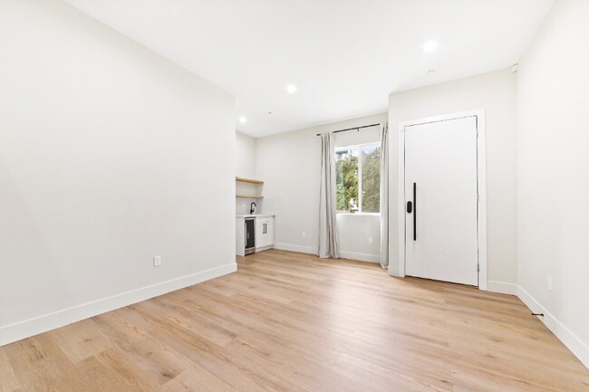 Foto del edificio - 4428 Bowman Blvd