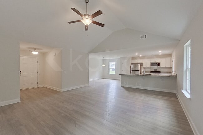 Building Photo - 223 Western Red Cedar Dr