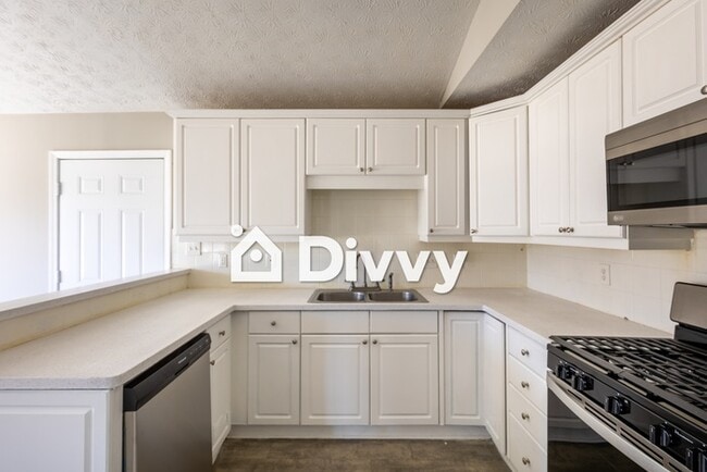 Building Photo - 144 Crystal Brook