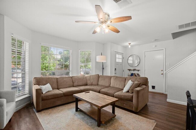 Foto del edificio - 8715 Dandelion Trail