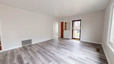 Building Photo - 770 Triplett Blvd