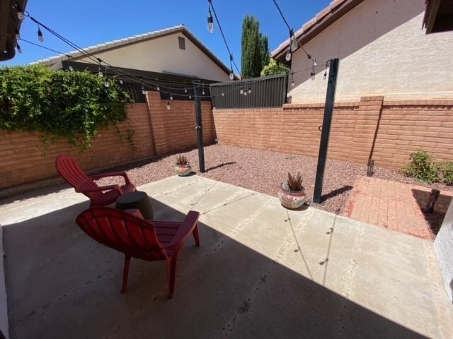 Building Photo - 545 S Valley View Dr