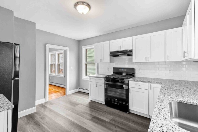 Foto del edificio - 100 Weetamoe St