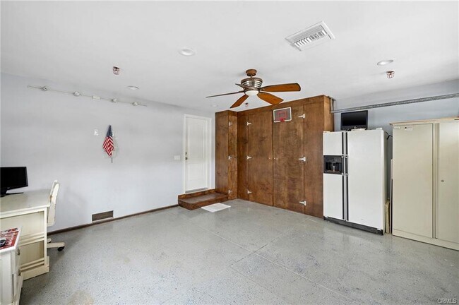Building Photo - 1814 Vickers Dr